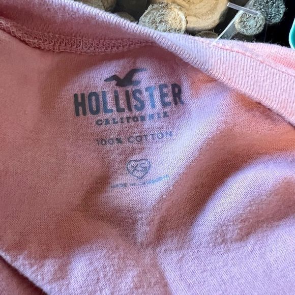 Hollister crop top, size XS - Picture 2 of 5